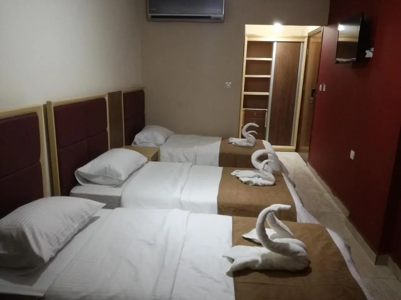 The Yacht Hotel Akaba 3*,